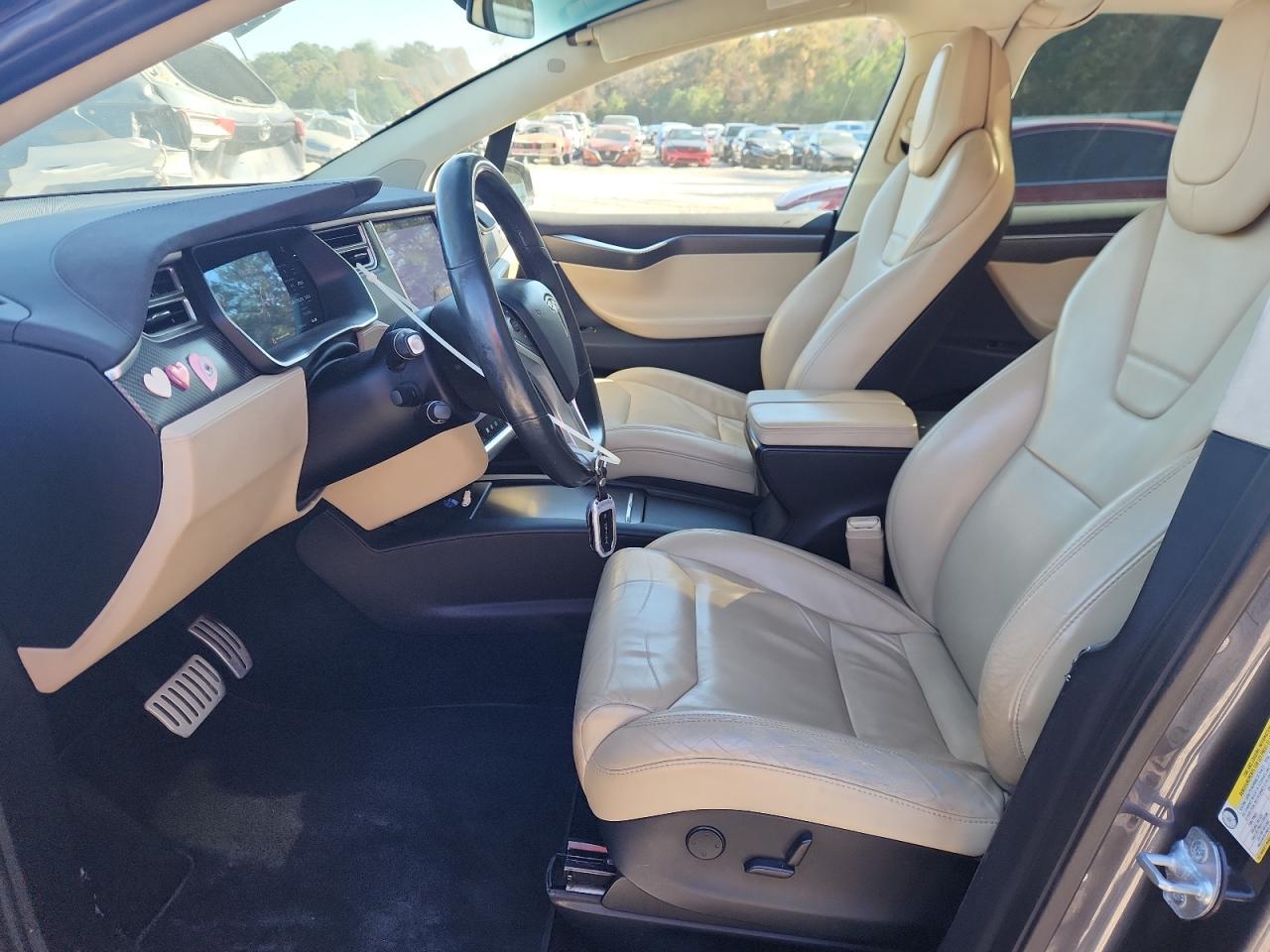 2017 Tesla Model X - Фото 7