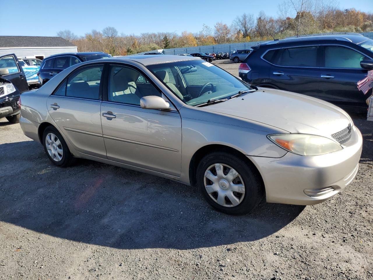 2004 Toyota Camry Le - Image 4