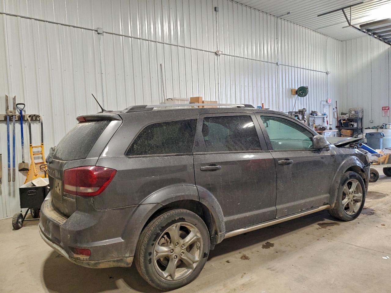 2016 Dodge Journey Crossroad - Image 3
