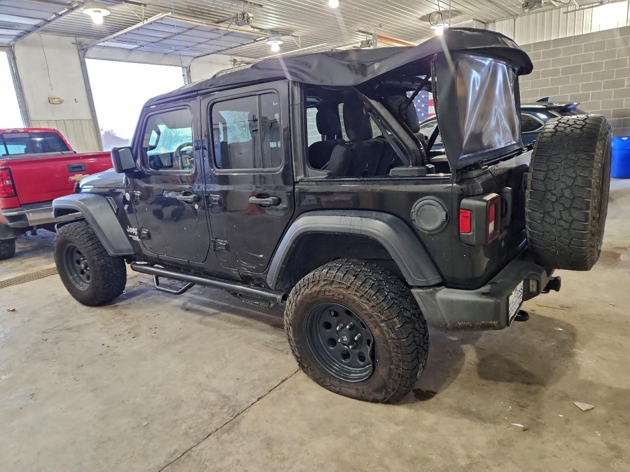 2018 Jeep Wrangler Unlimited Sport - Фото 2