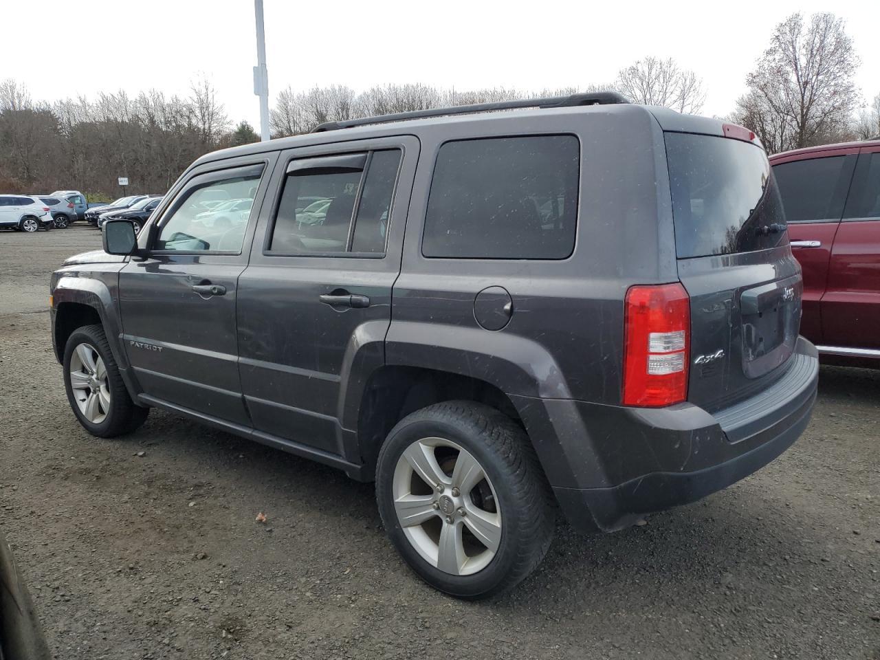 2015 Jeep Patriot Latitude - Фото 2