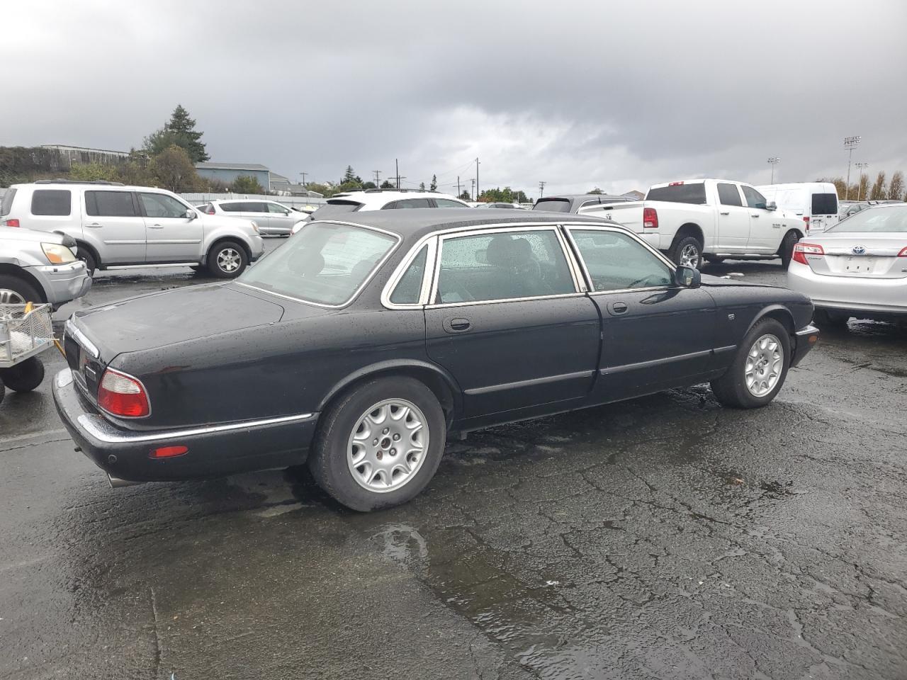 2001 Jaguar Xj8 L - Image 3