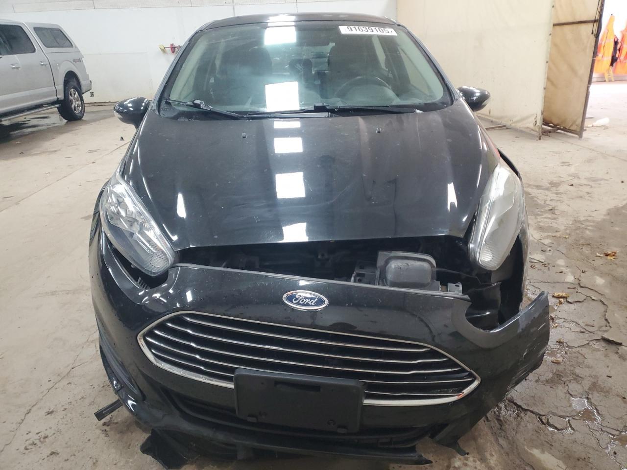 2015 Ford Fiesta Se - Фото 5