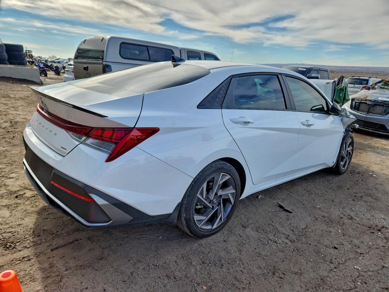2025 Hyundai Elantra Blue - Image 3