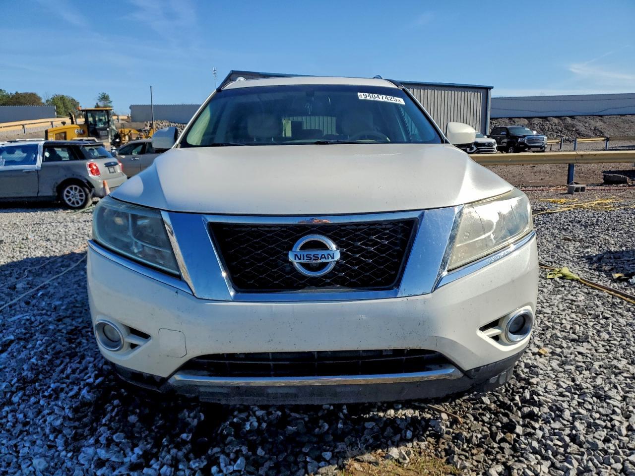 2014 Nissan Pathfinder S - Image 5