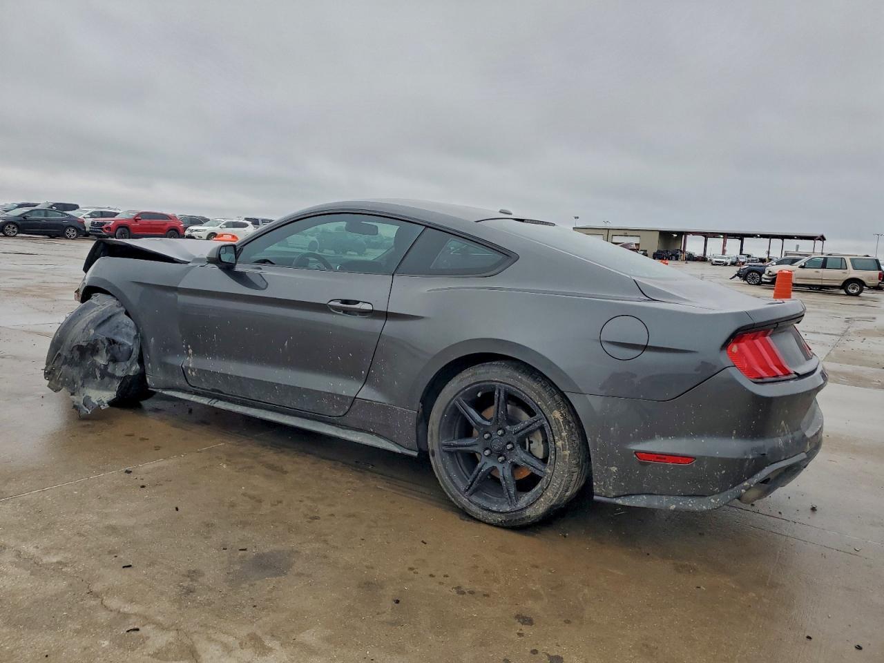 2020 Ford Mustang - Фото 3