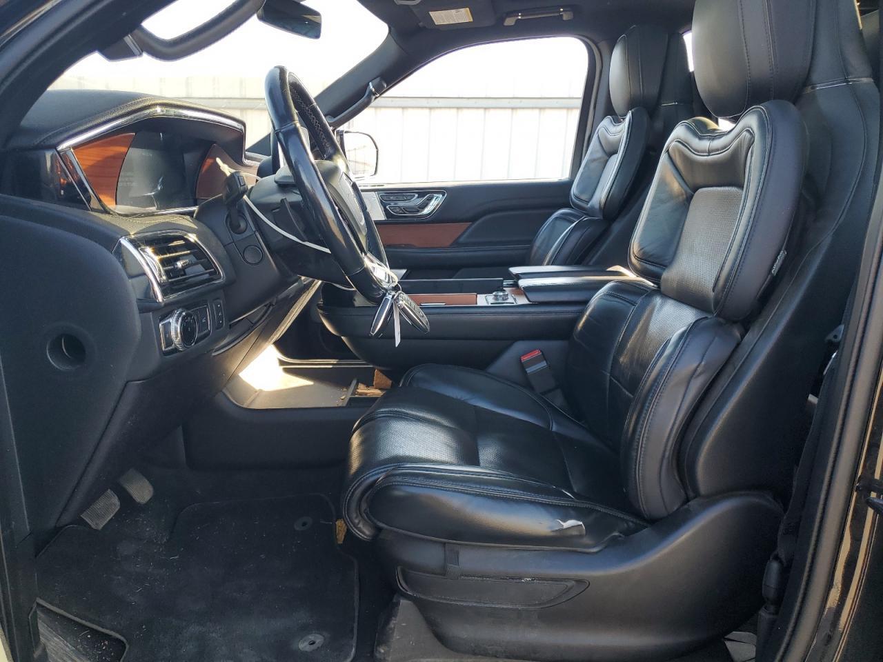 2019 Lincoln Navigator Reserve - Image 7