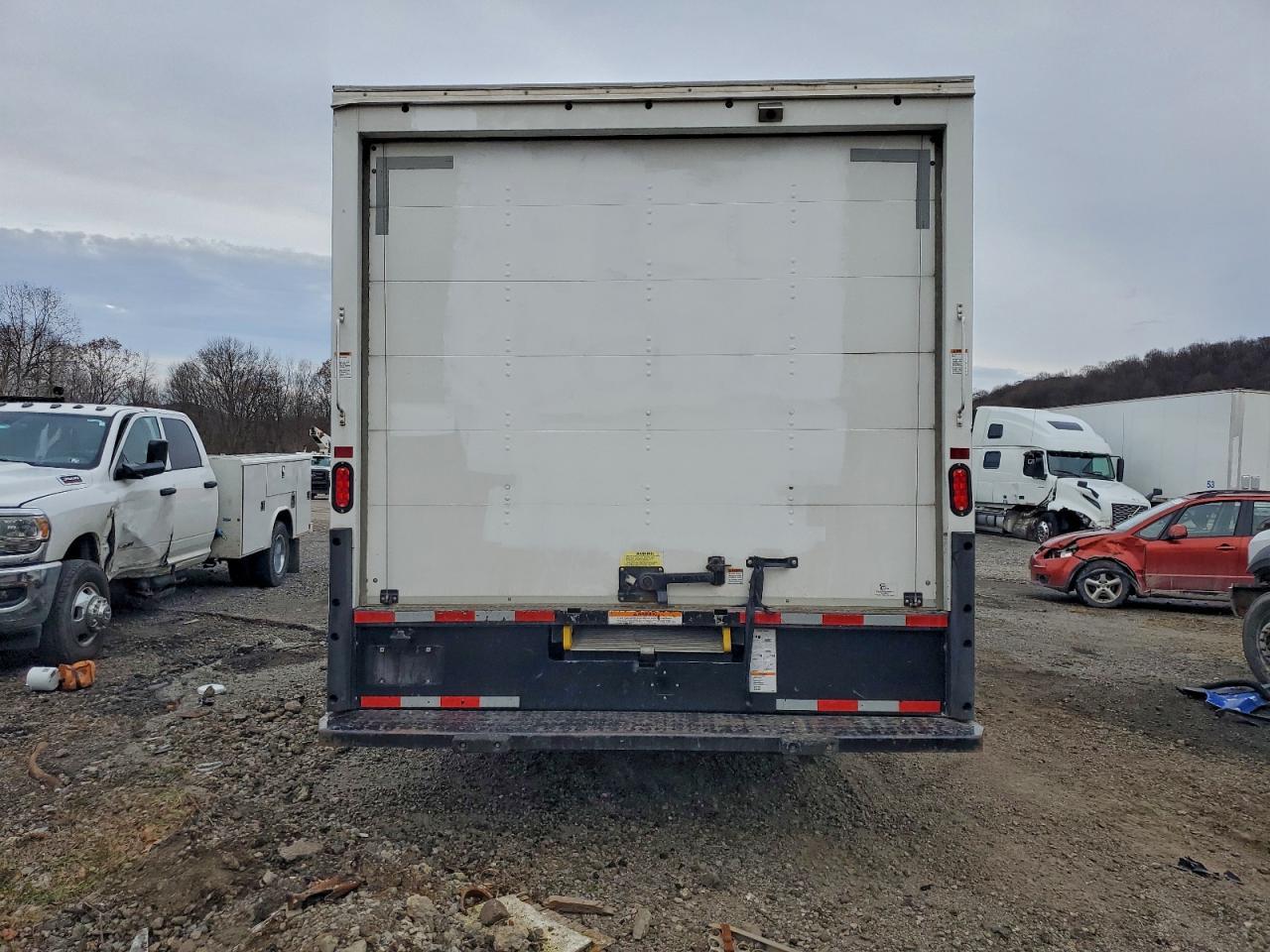 2024 Ford Econoline Box Truck - Фото 6
