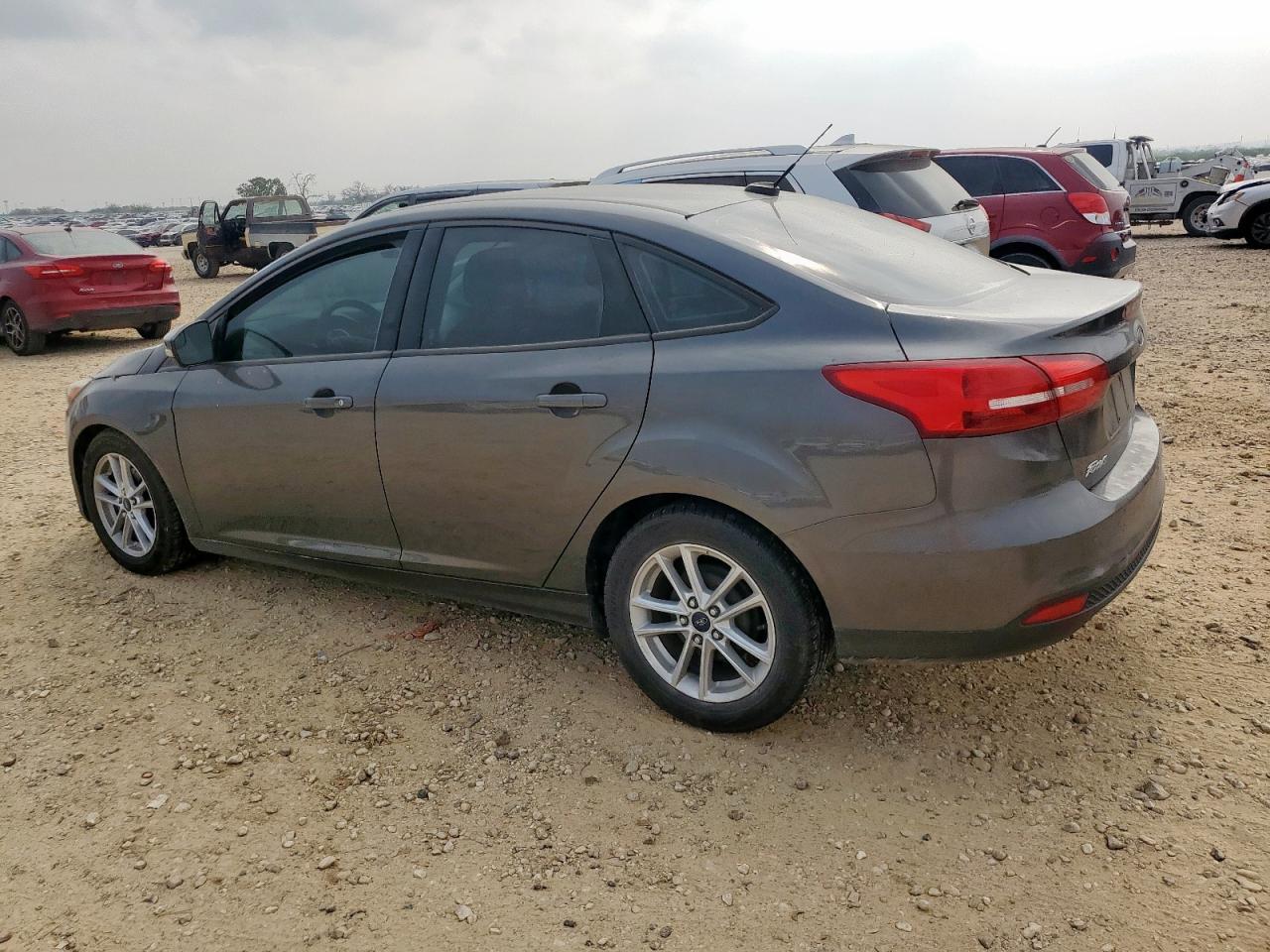 2018 Ford Focus Se - Фото 2
