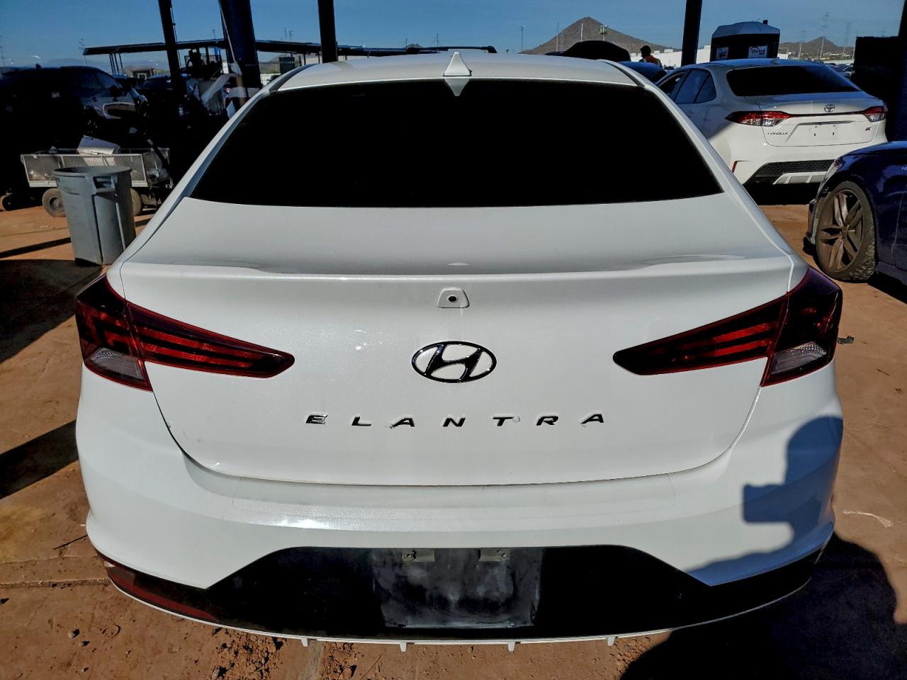 2020 Hyundai Elantra Value Edition - Фото 6