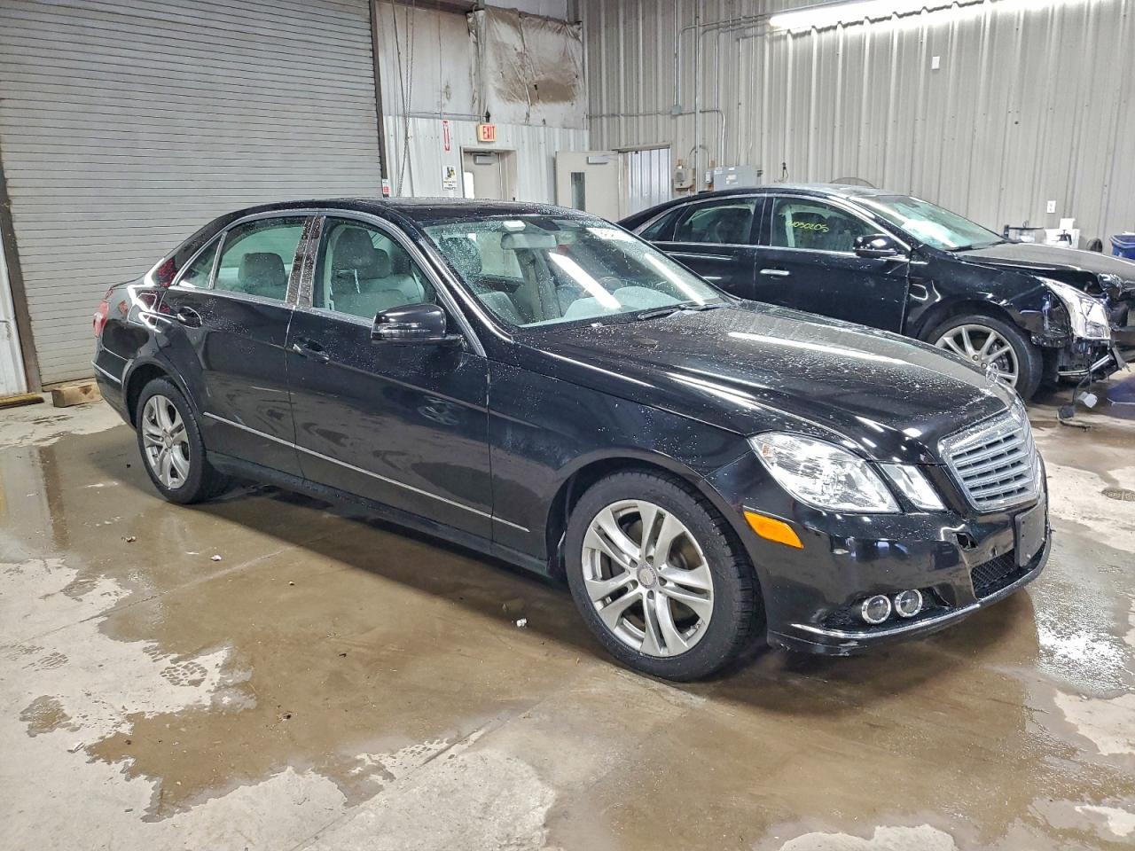 2011 Mercedes-Benz E 350 4Matic - Фото 4