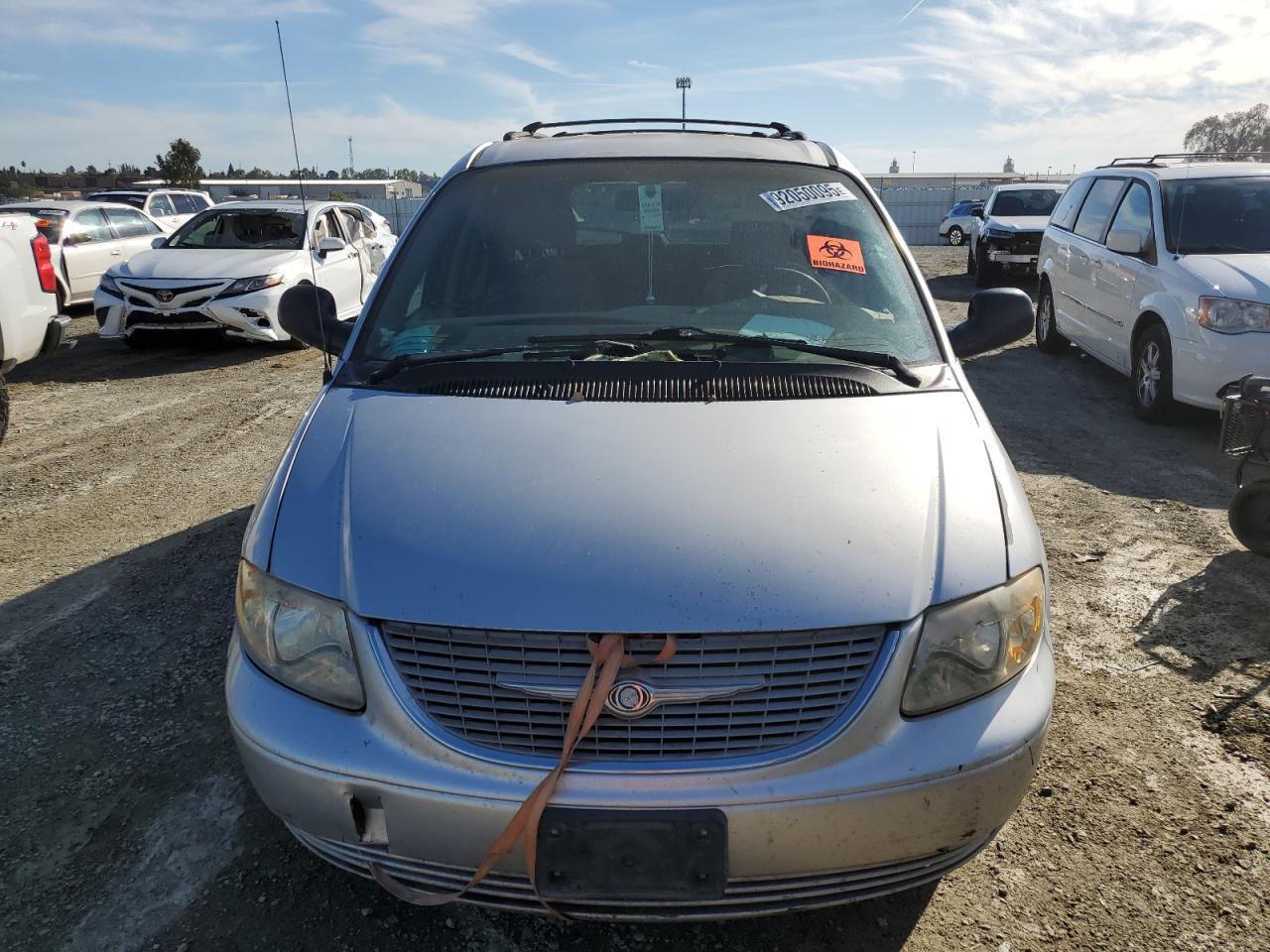 2001 Chrysler Town & Country Lx - Фото 5