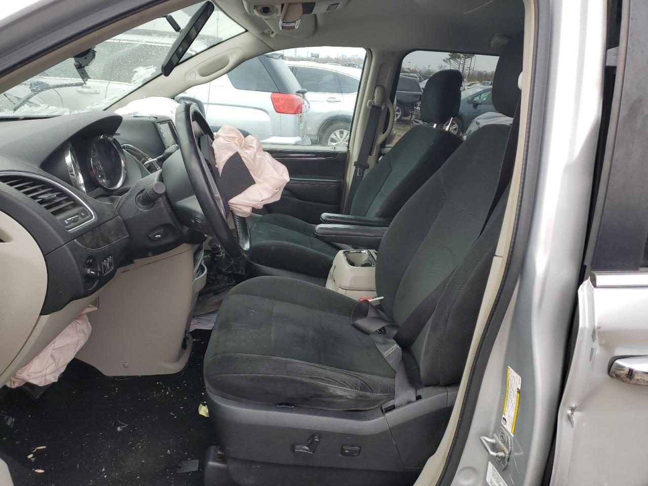 2011 Chrysler Town & Country Touring - Фото 7