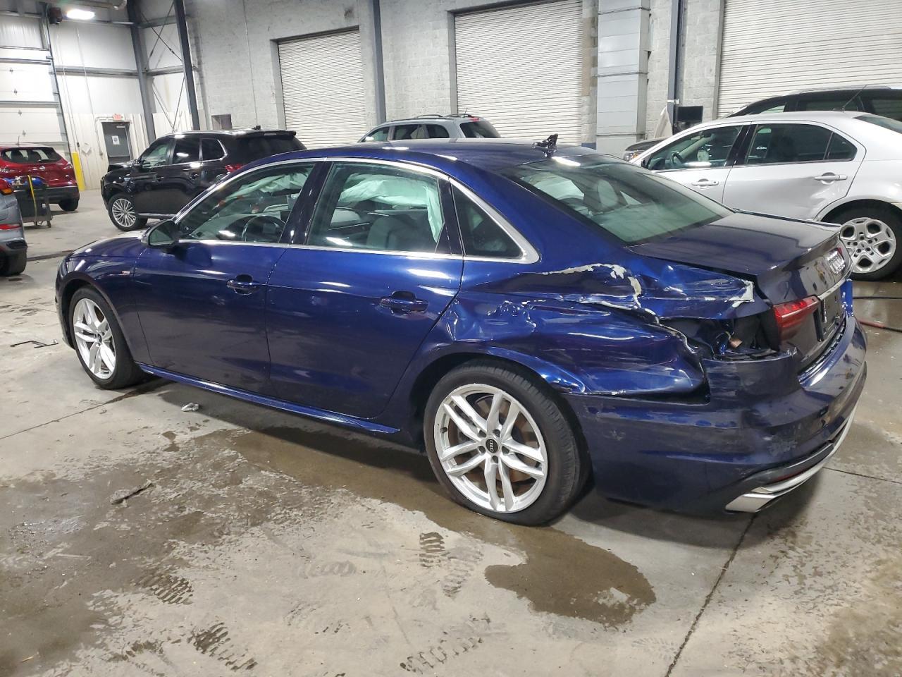 2022 Audi A4 Premium Plus 45 - Фото 2