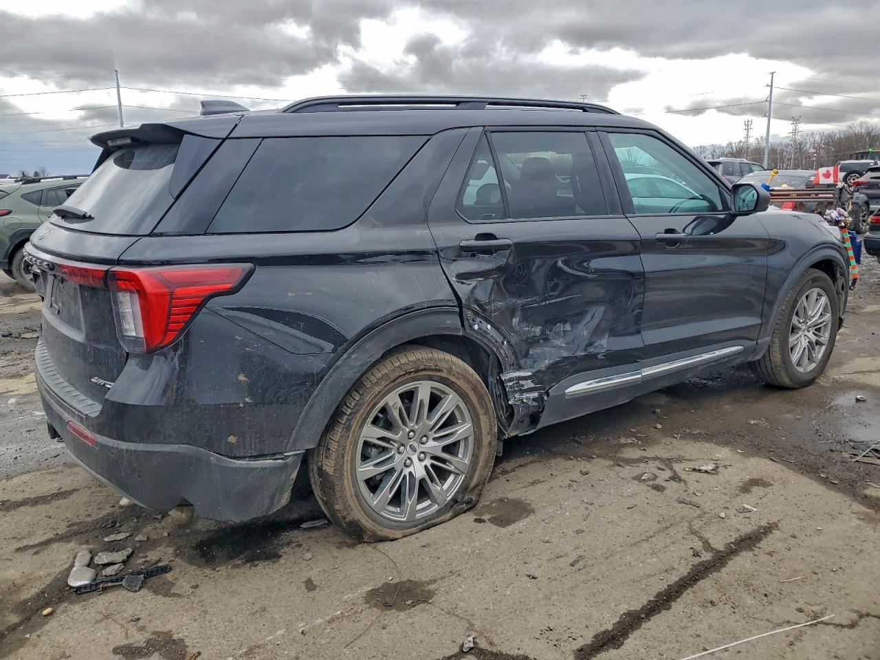 2025 Ford Explorer Active - Фото 3