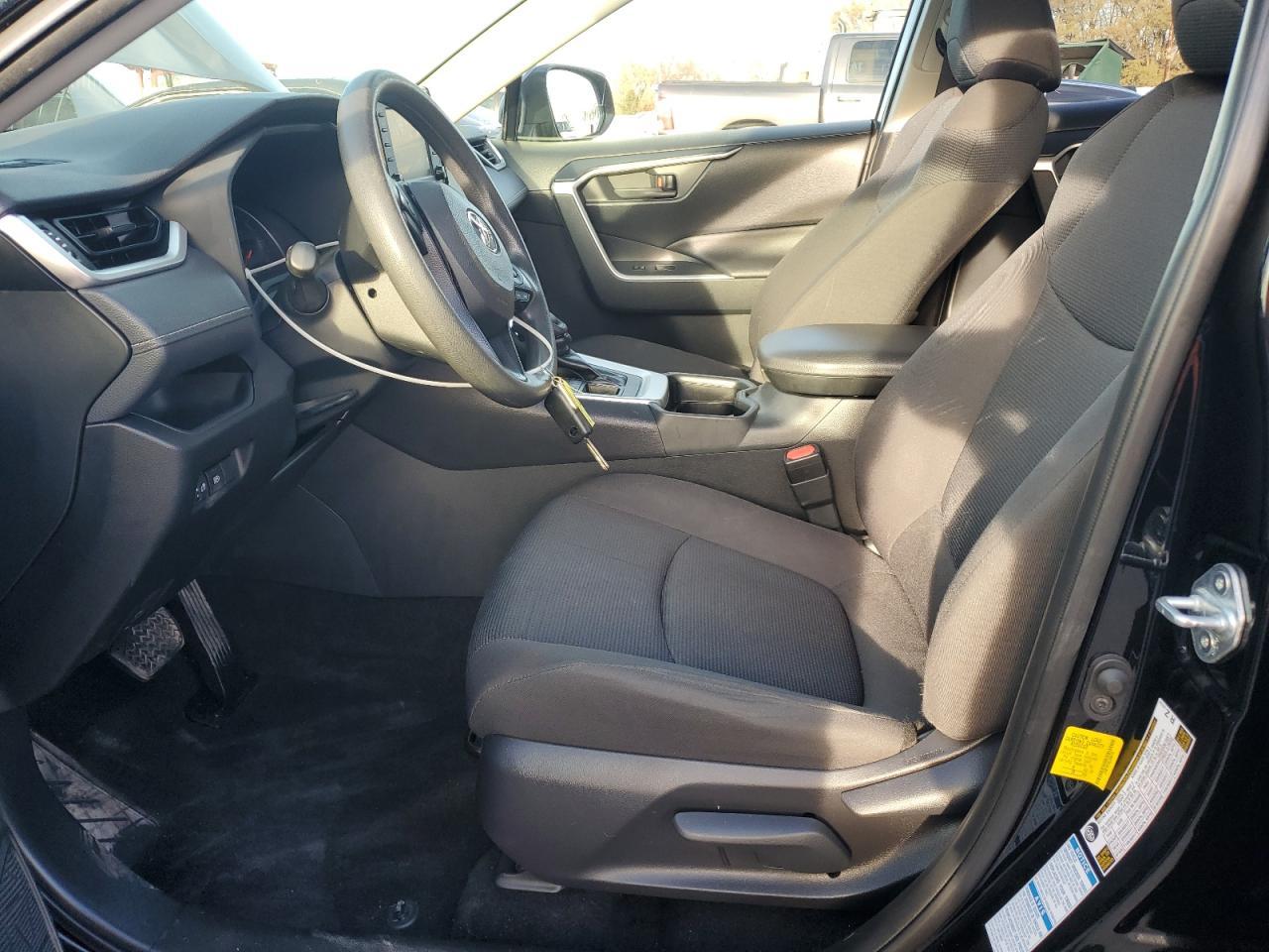 2020 Toyota Rav4 Le - Image 7