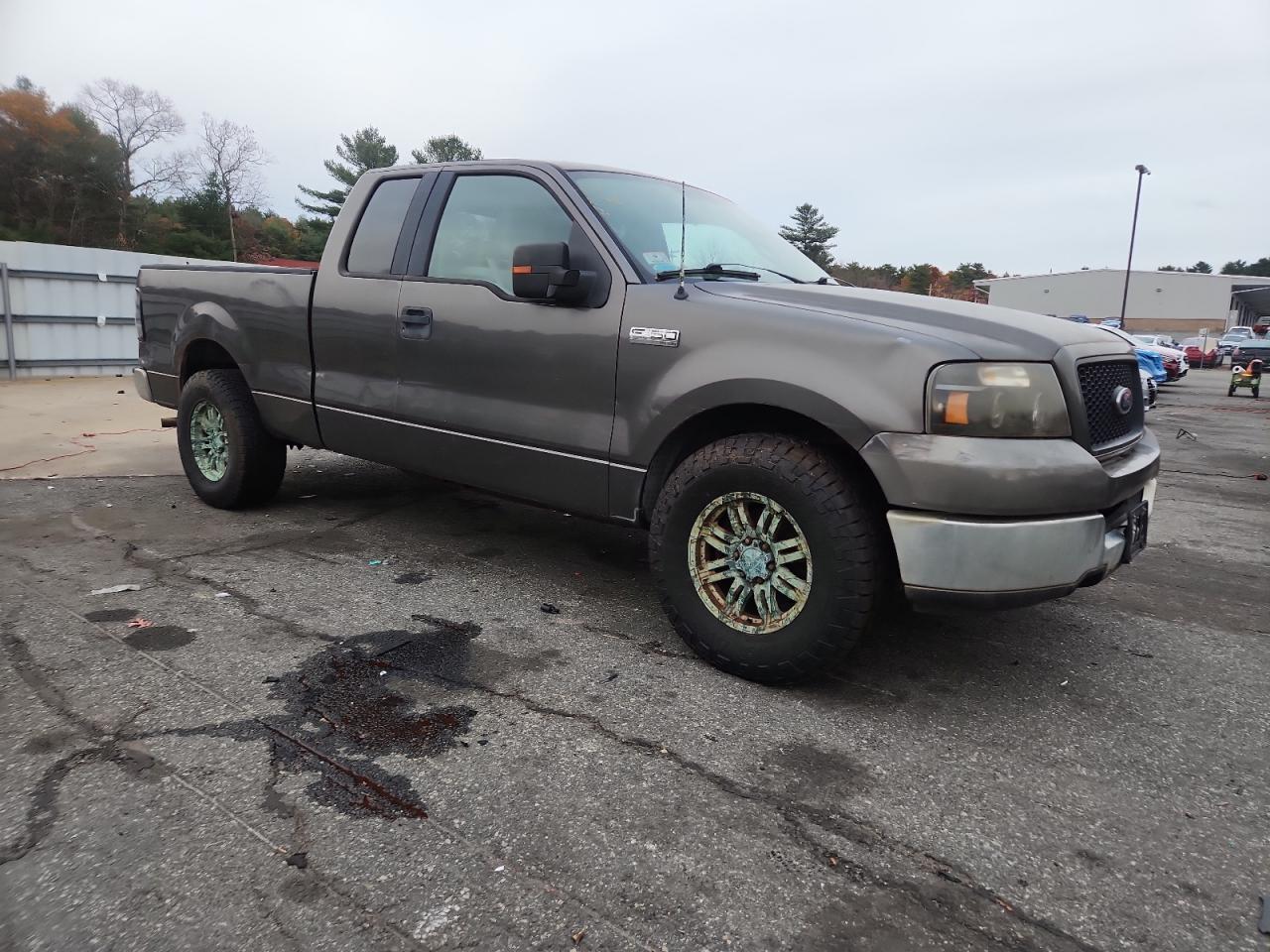 2005 Ford F150 - Image 4