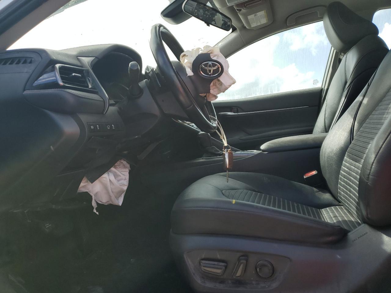 2022 Toyota Camry Se - Фото 7