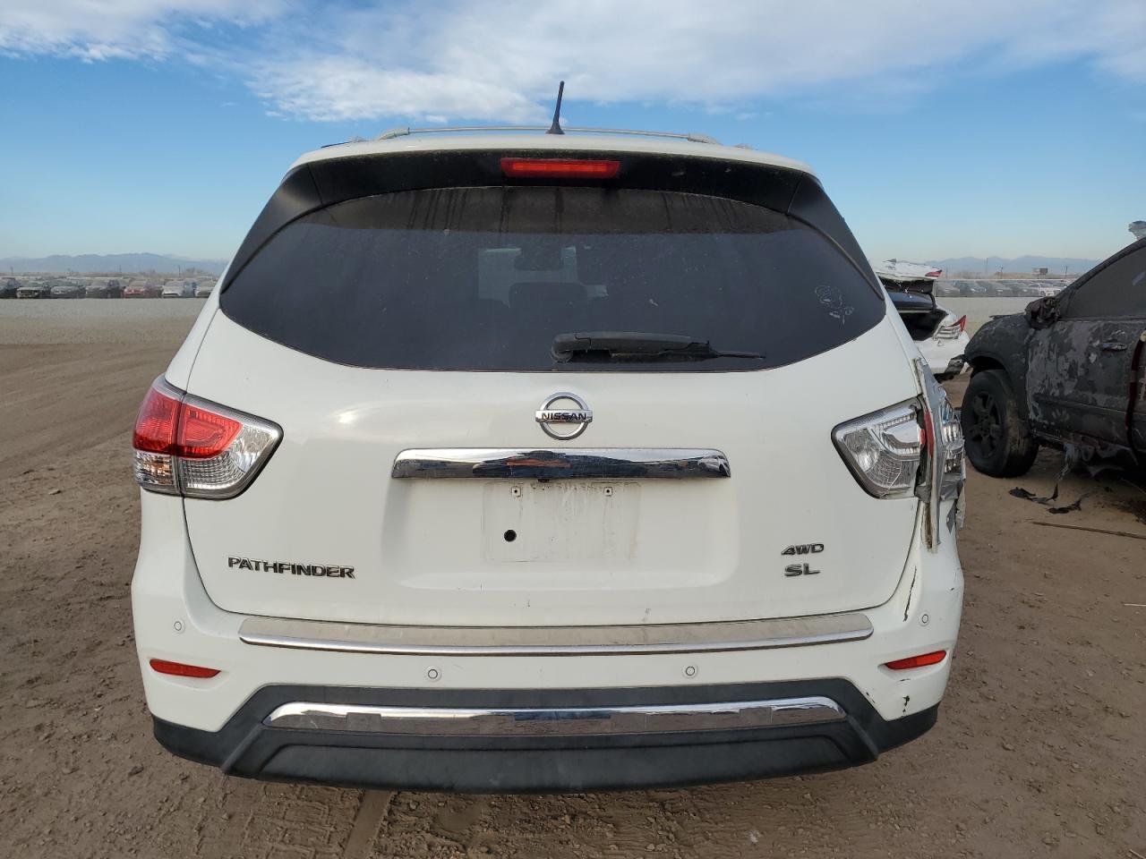 2015 Nissan Pathfinder S - Фото 6