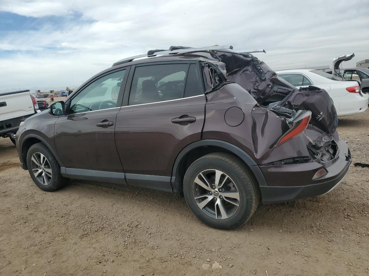 2016 Toyota Rav4 Xle - Image 2
