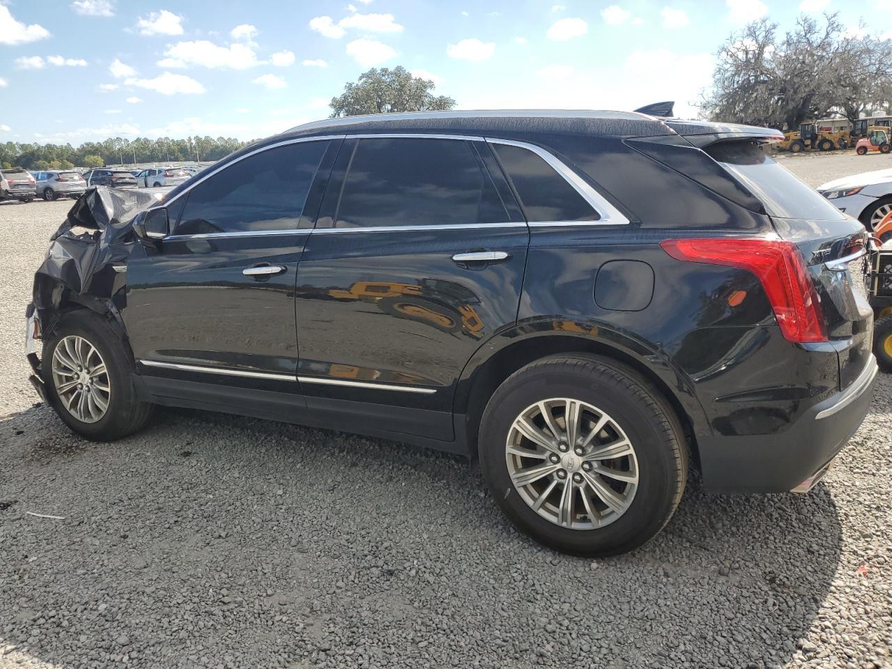 2017 Cadillac Xt5 Luxury - Фото 2