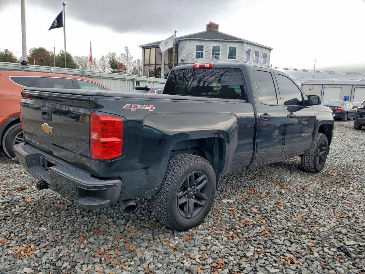 2016 Chevrolet Silverado K1500 Custom - Image 3