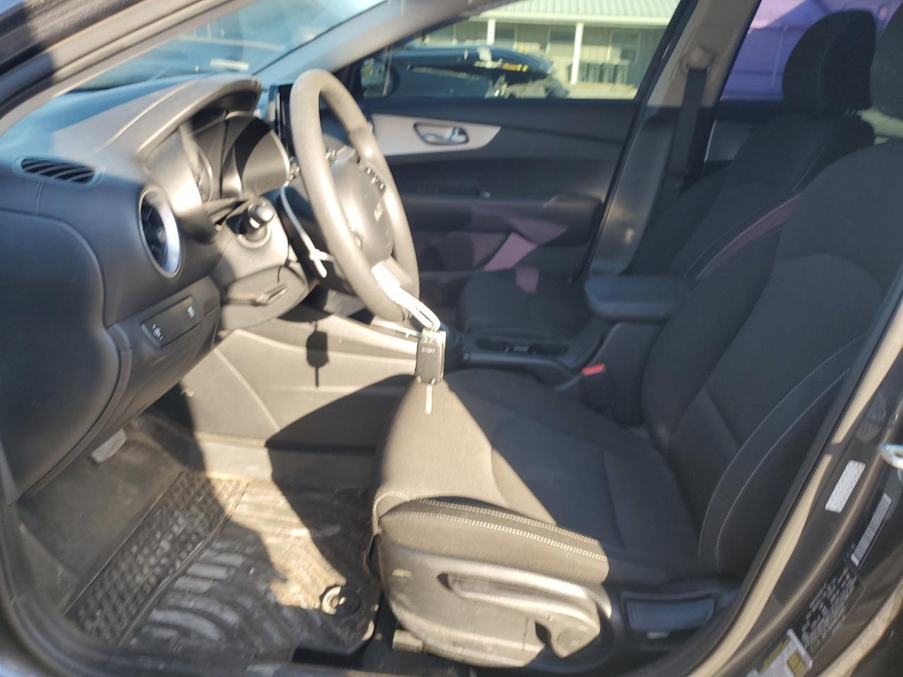 2022 Kia Forte Fe - Image 7