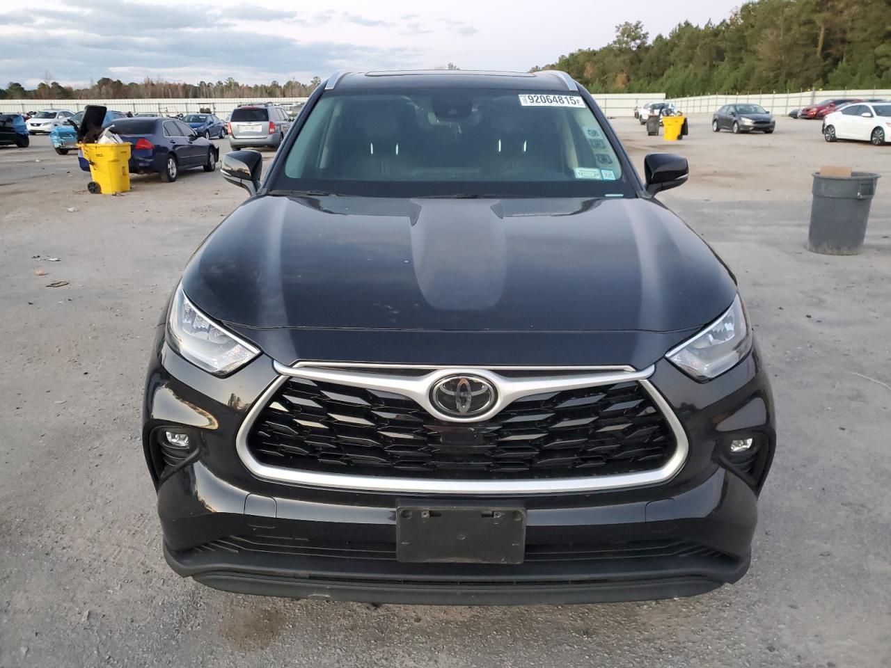 2020 Toyota Highlander Xle - Image 5