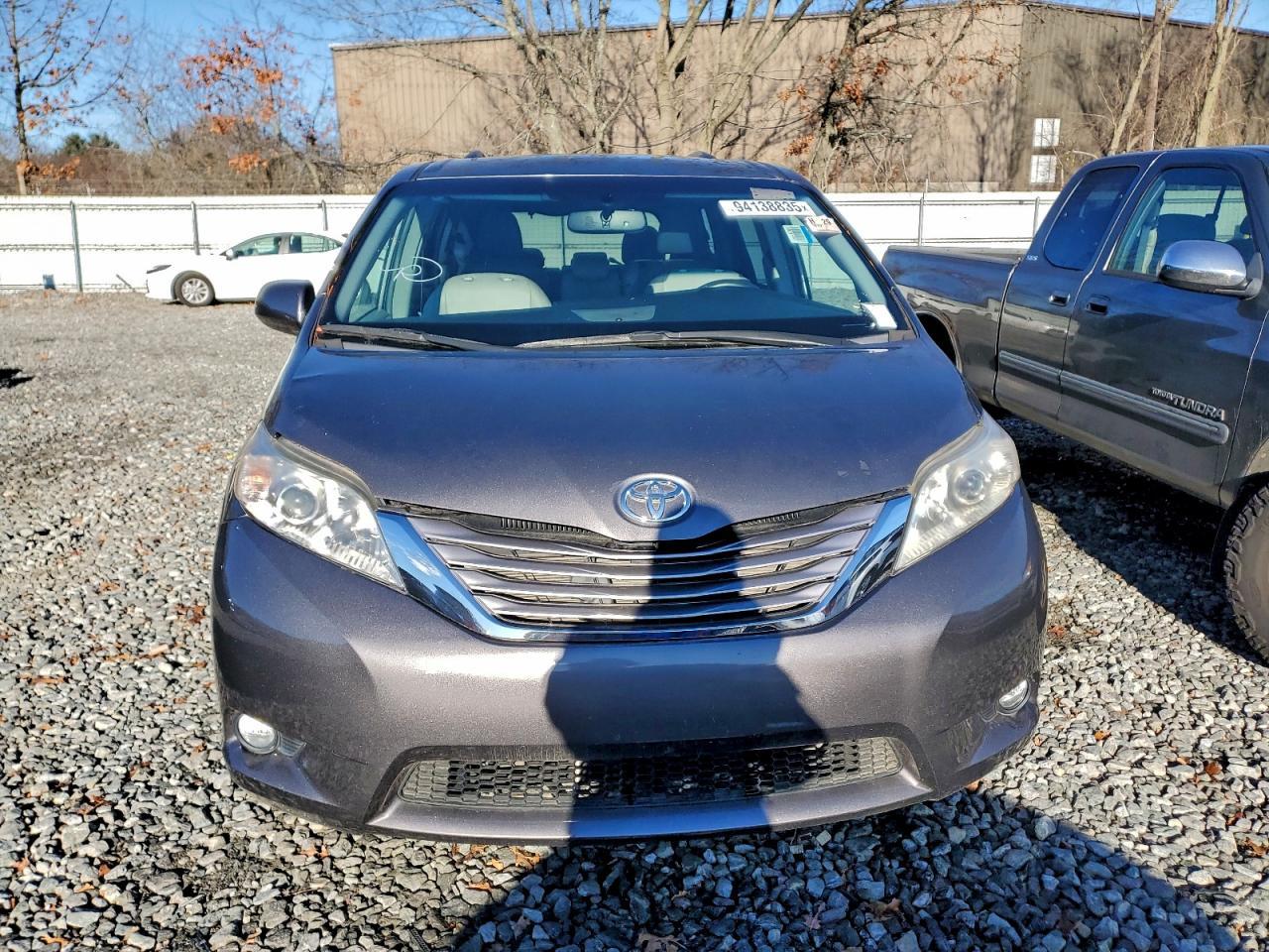 2017 Toyota Sienna Xle - Фото 5