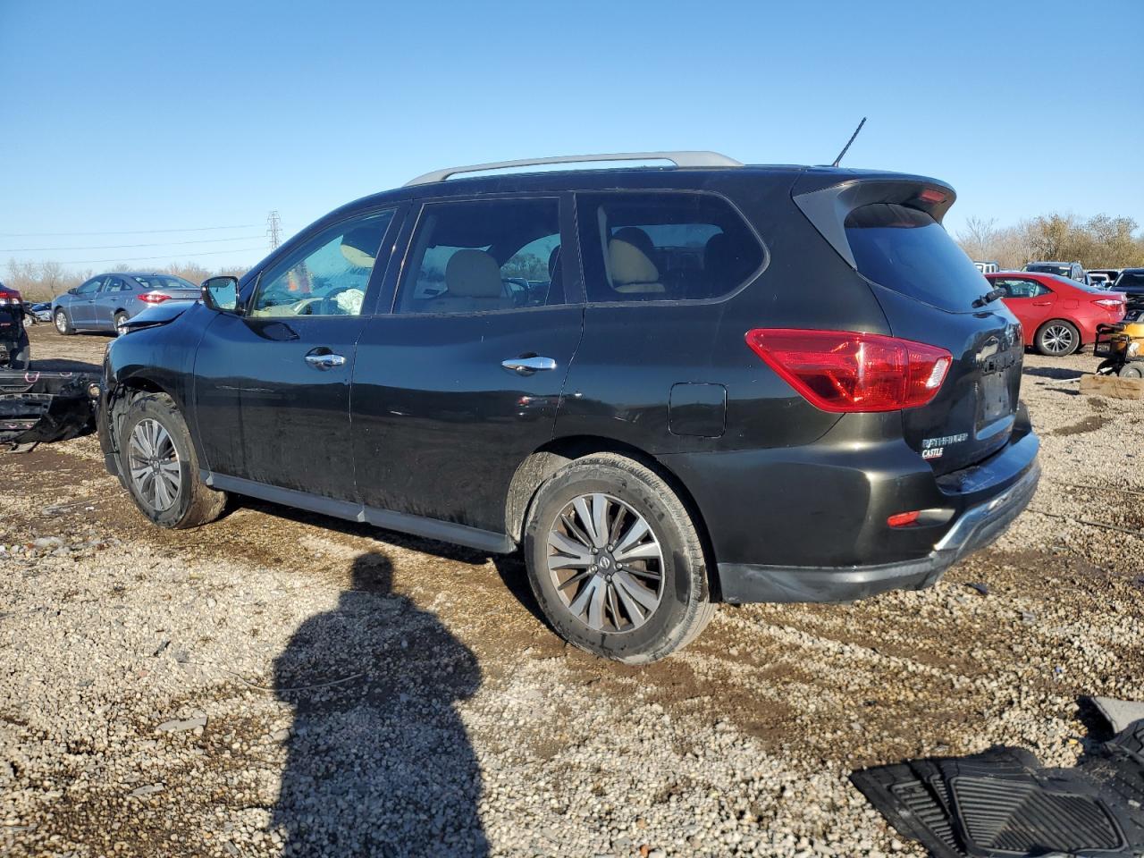 2017 Nissan Pathfinder S - Фото 2