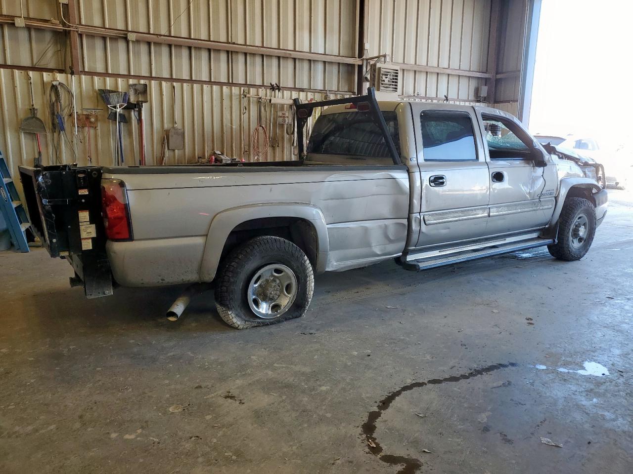 2005 Chevrolet Silverado C2500 Heavy Duty - Фото 3
