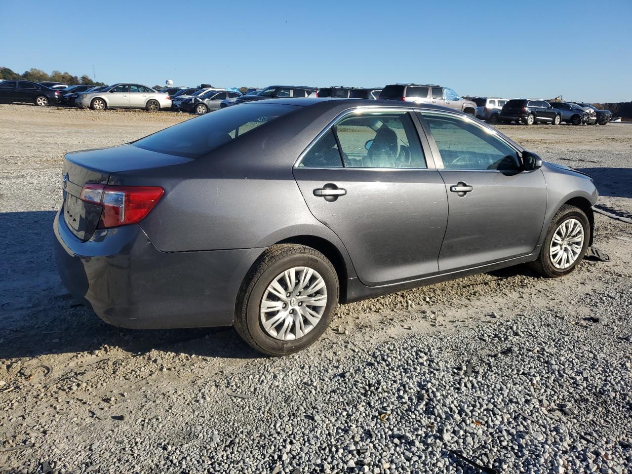 2012 Toyota Camry Base - Фото 3