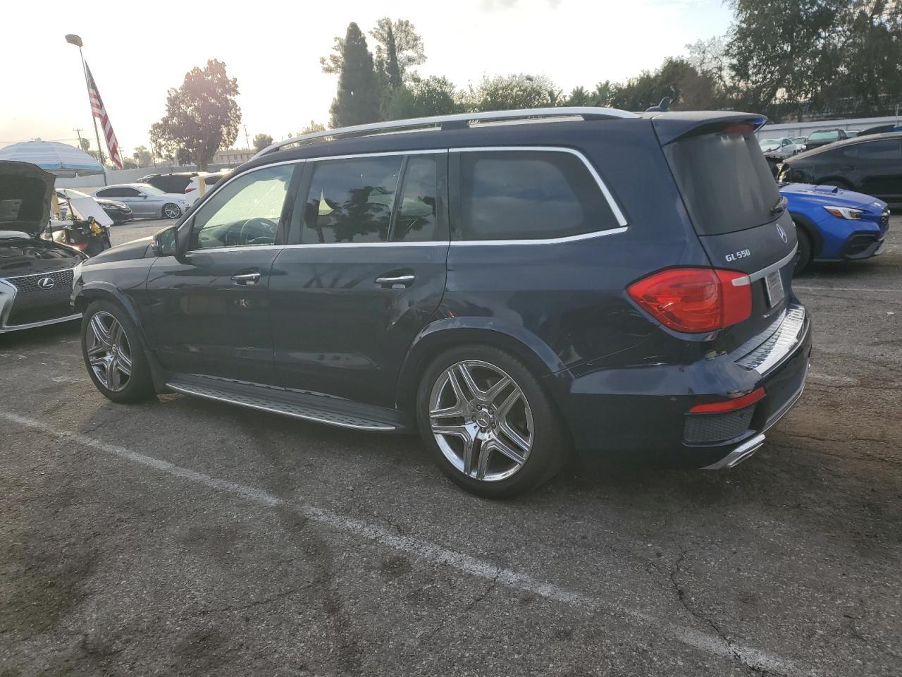 2013 Mercedes-Benz Gl 550 4Matic - Image 2