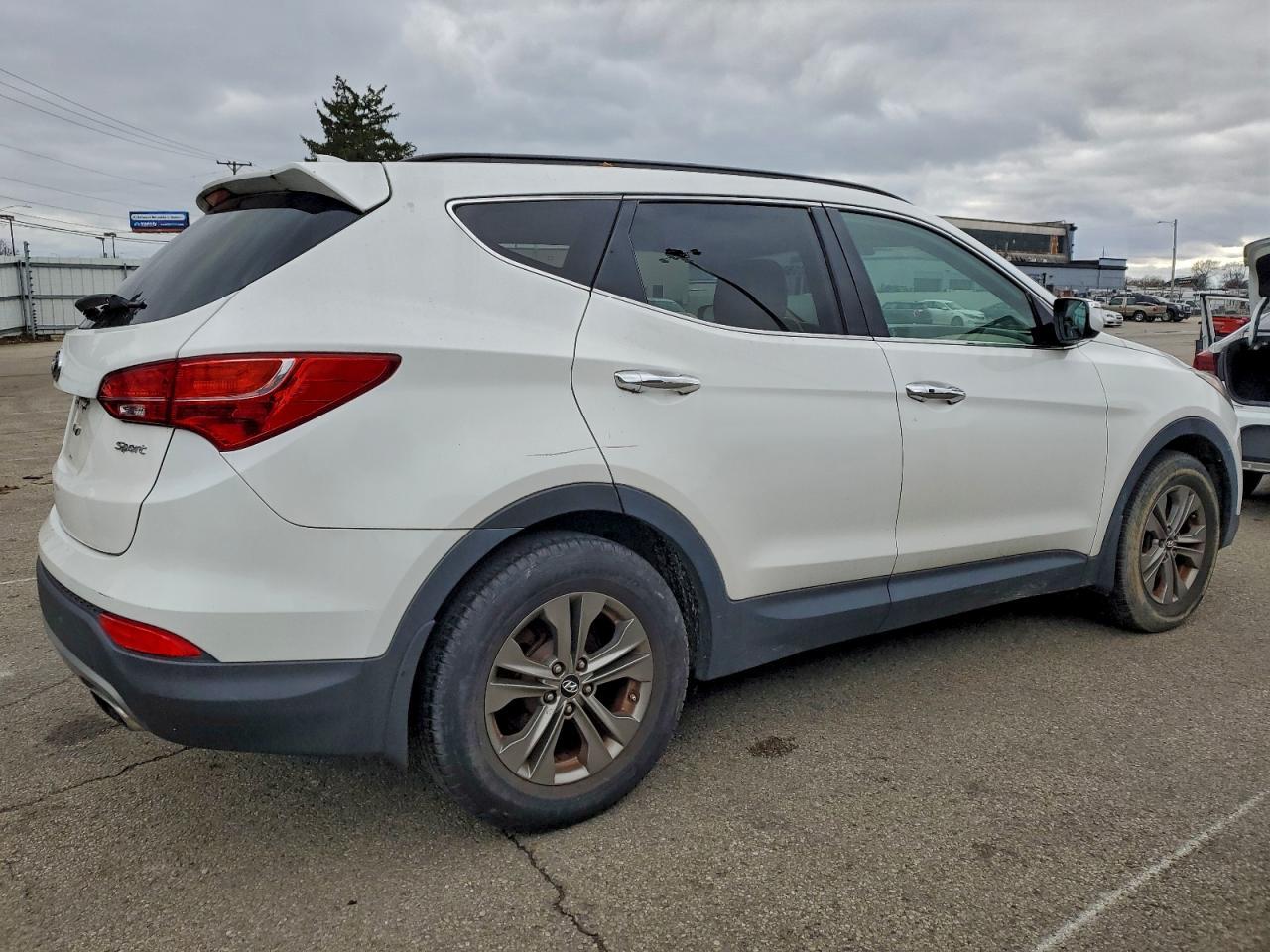 2014 Hyundai Santa Fe Sport - Image 3