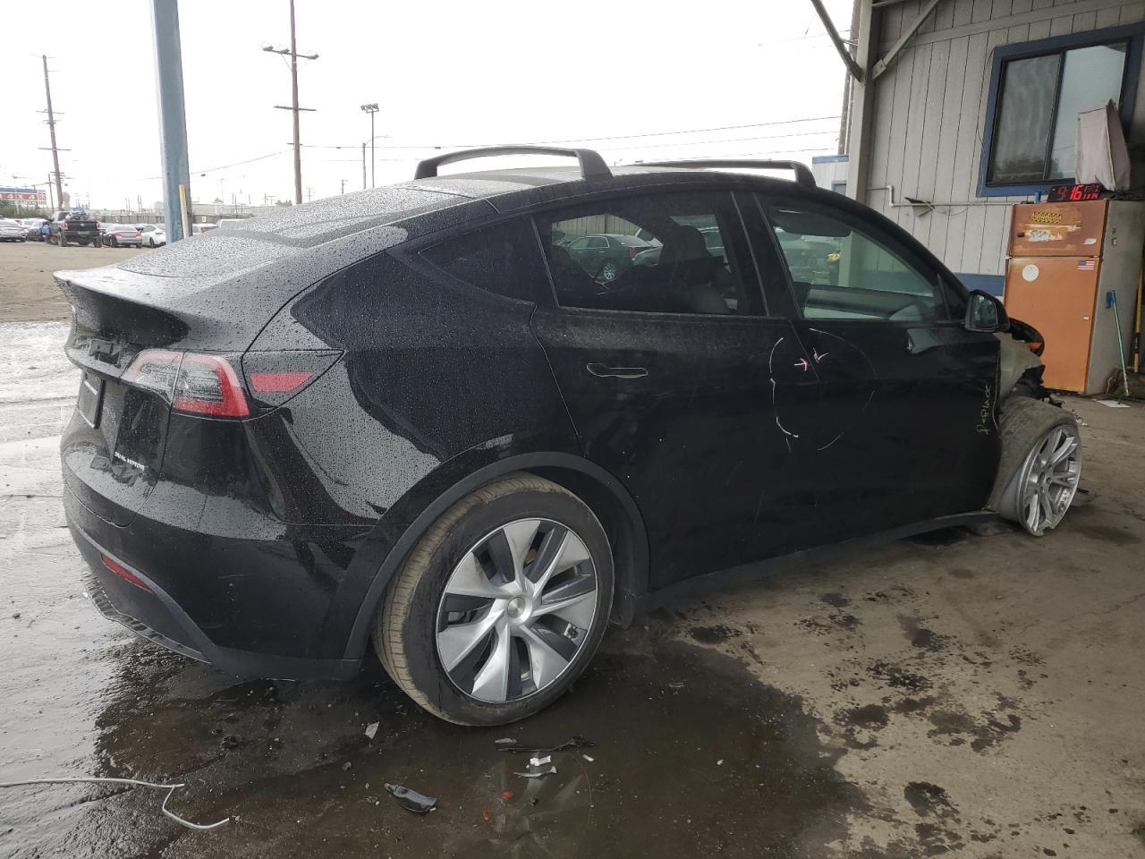 2023 Tesla Model Y - Image 3