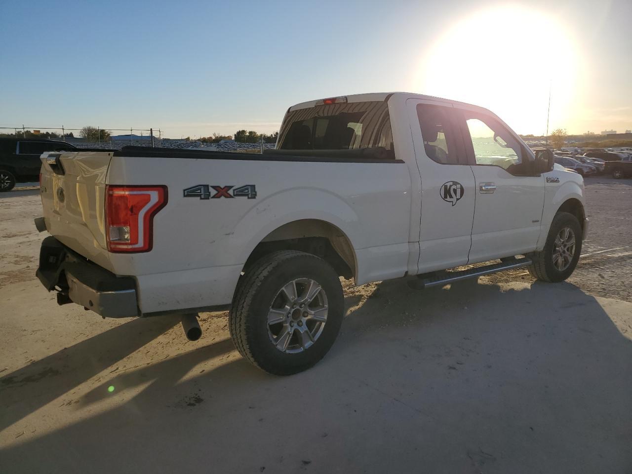 2015 Ford F150 Super Cab - Image 3