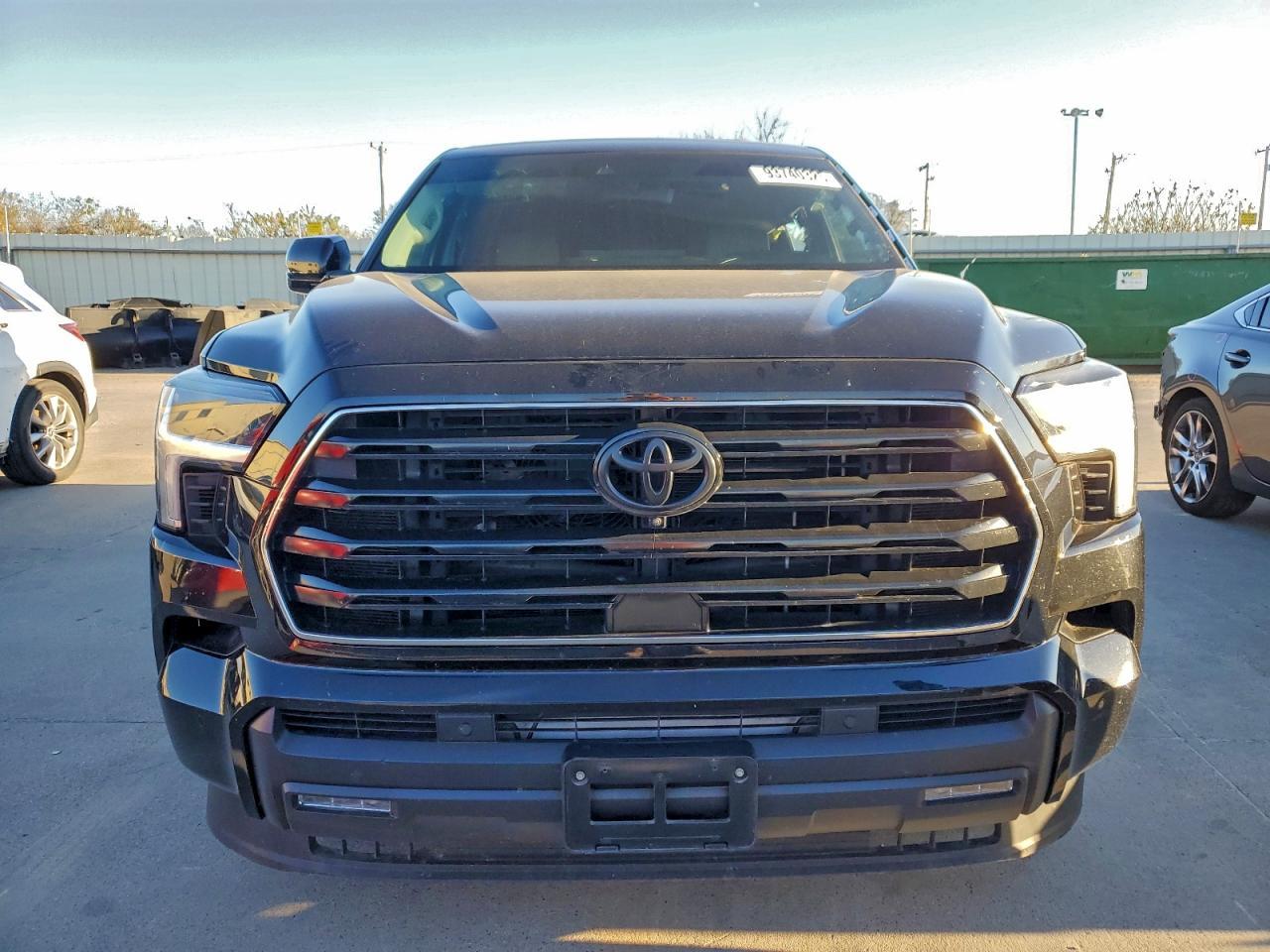 2023 Toyota Sequoia Sr5 - Image 5