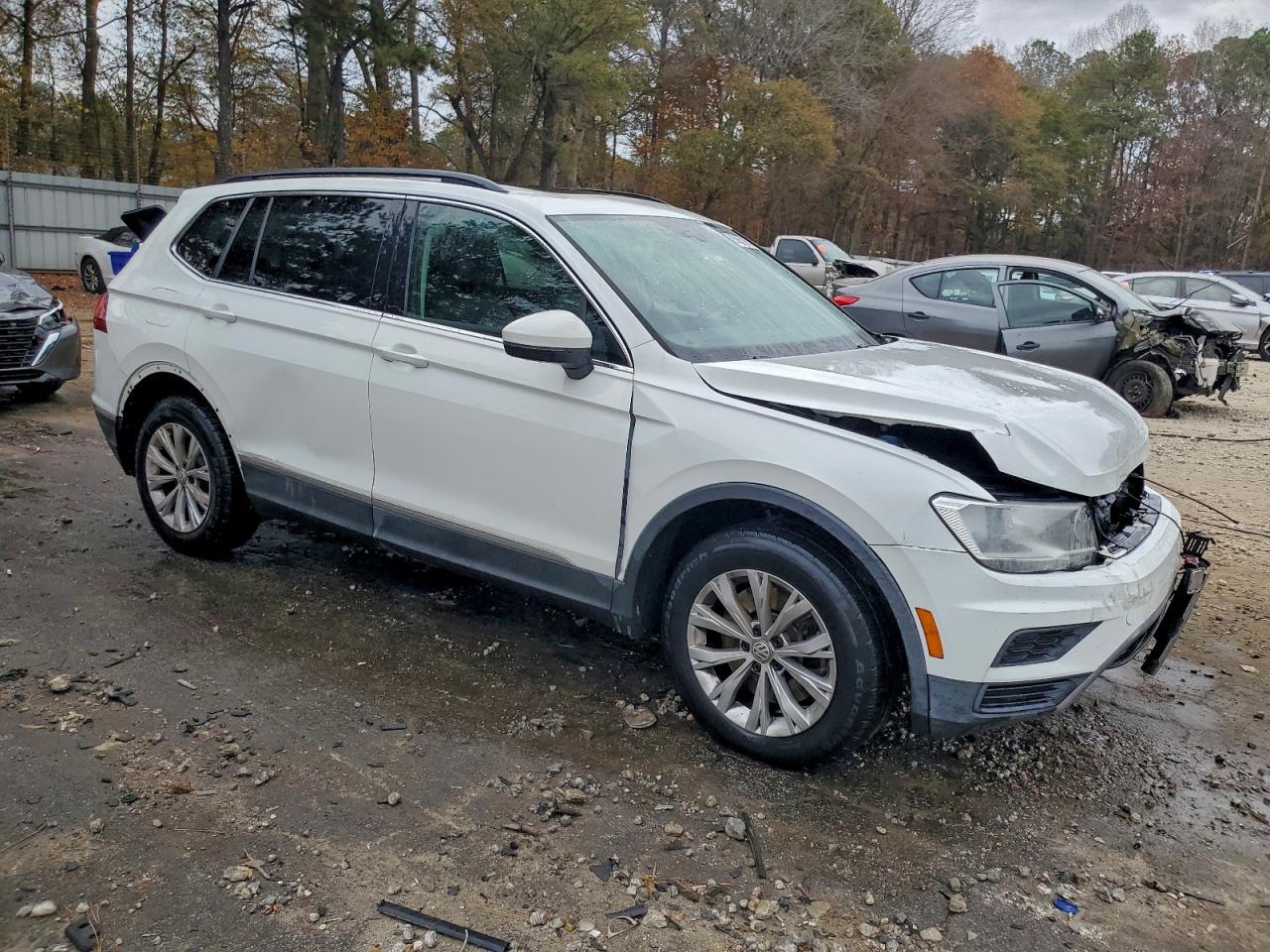 2018 Volkswagen Tiguan Se - Фото 4