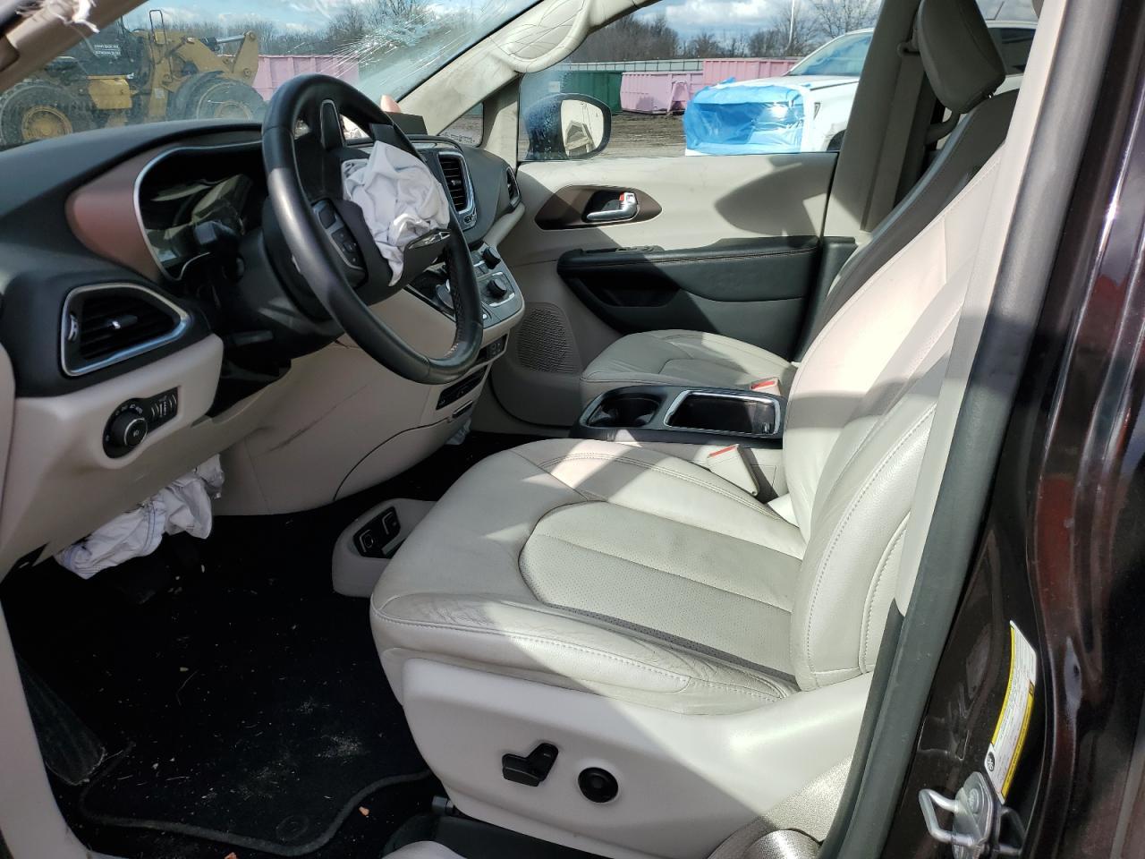 2018 Chrysler Pacifica Touring L Plus - Image 7