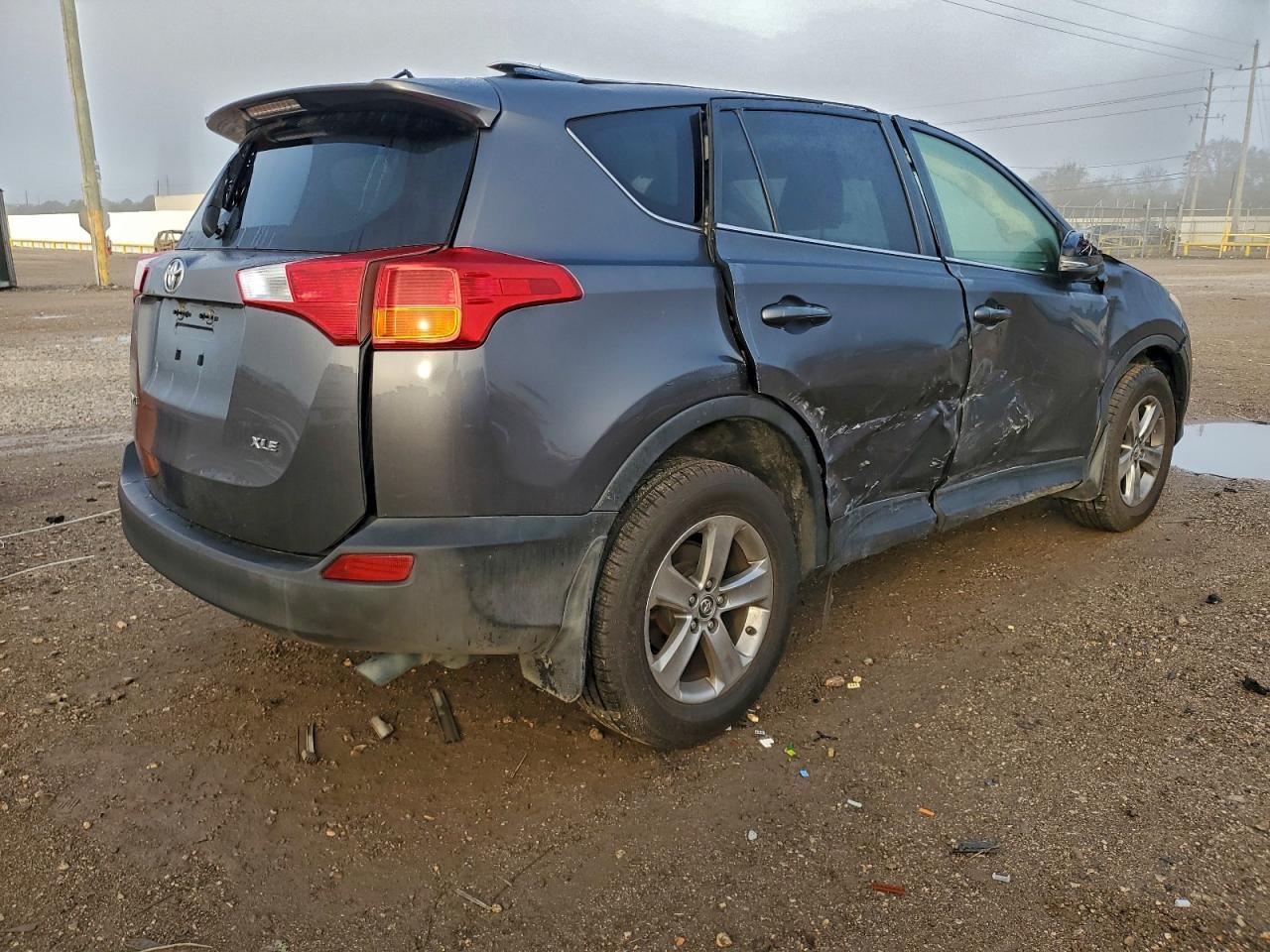 2015 Toyota Rav4 Xle - Image 3