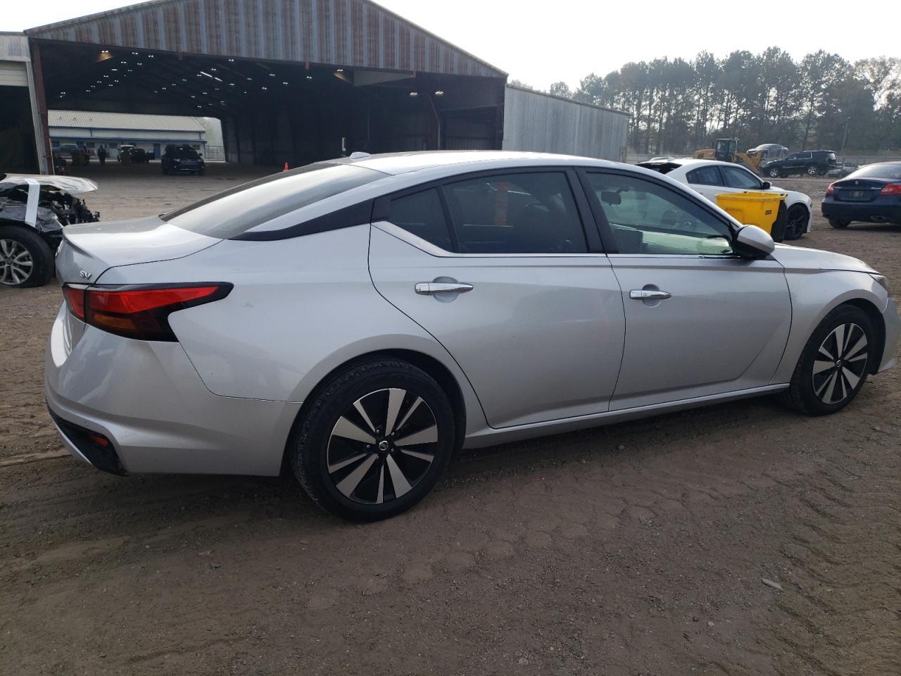 2022 Nissan Altima Sv - Image 3