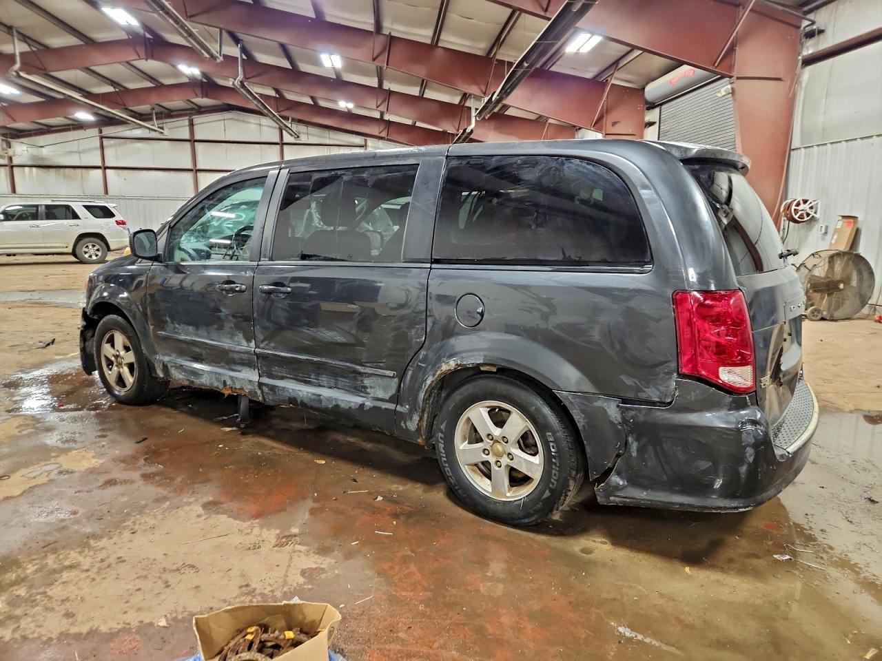 2011 Dodge Grand Caravan Mainstreet - Фото 2