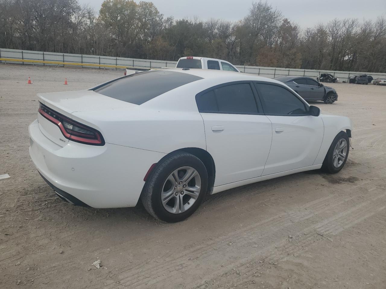 2018 Dodge Charger Sxt - Image 3