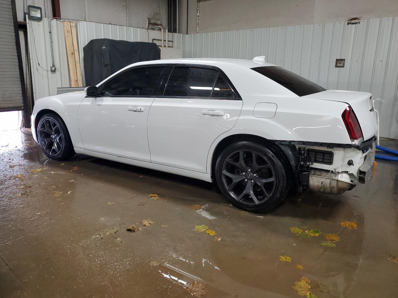 2021 Chrysler 300 S - Фото 2