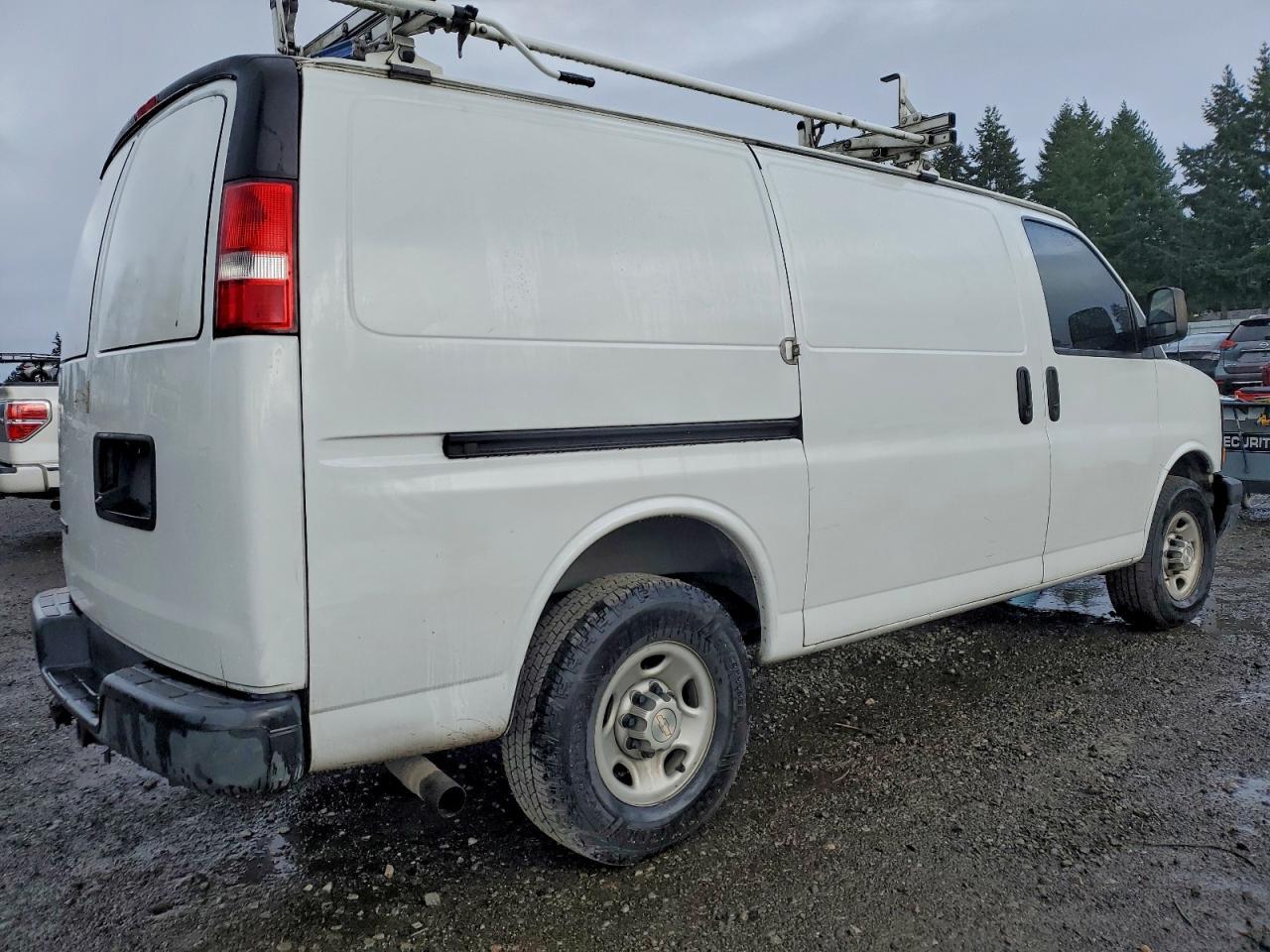 2017 Chevrolet Express Delivery Van - Фото 3