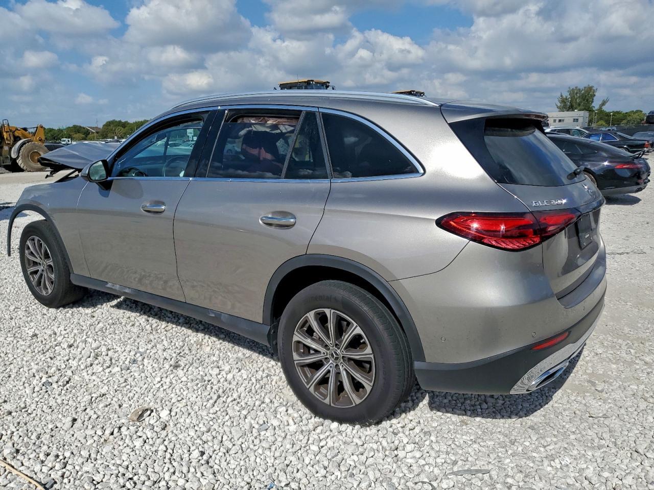 2023 Mercedes-Benz Glc 300 - Фото 2