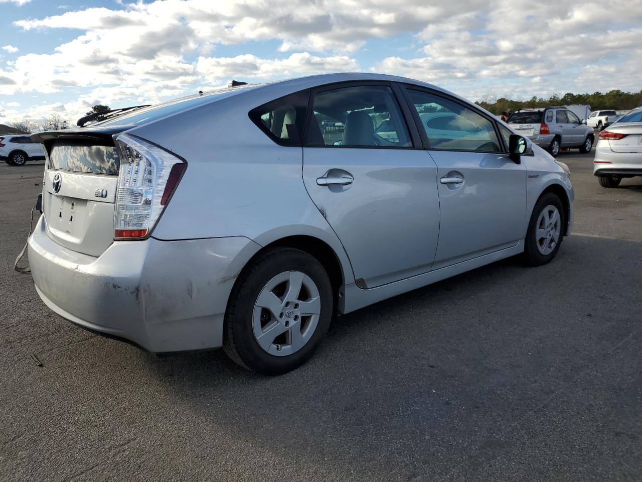 2010 Toyota Prius - Image 3