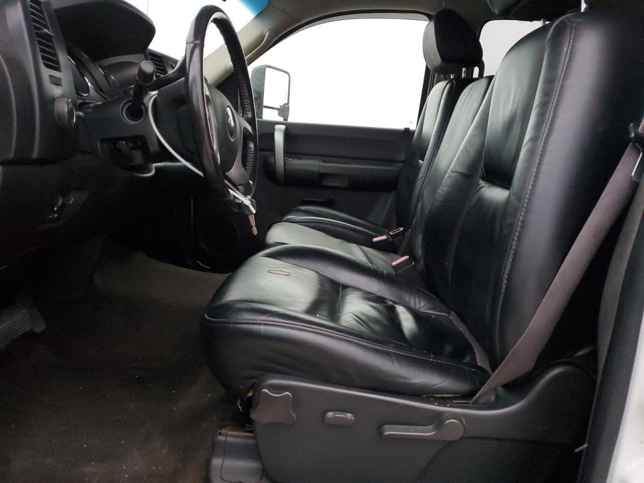 2008 Chevrolet Silverado K2500 Heavy Duty - Image 7