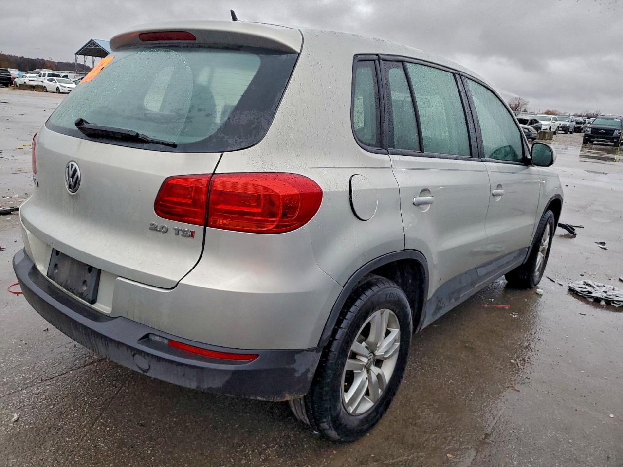 2014 Volkswagen Tiguan S - Image 3