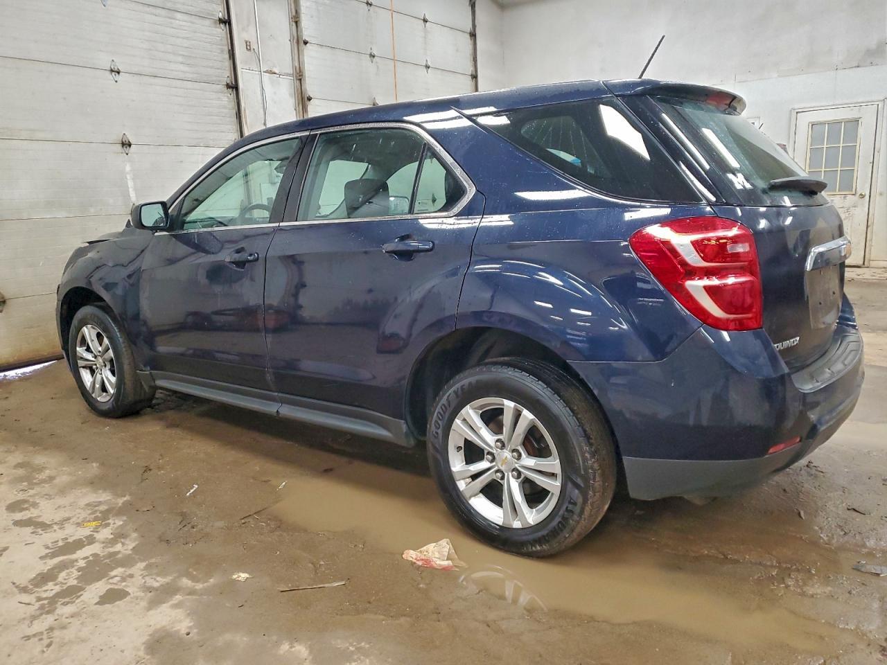 2017 Chevrolet Equinox Ls - Фото 2